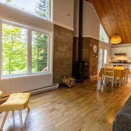 Les Chalets Tourisma - Chalet Dans Les Bois Avec Lac Prive - Le Colibri Saint-Raymond Exteriér fotografie