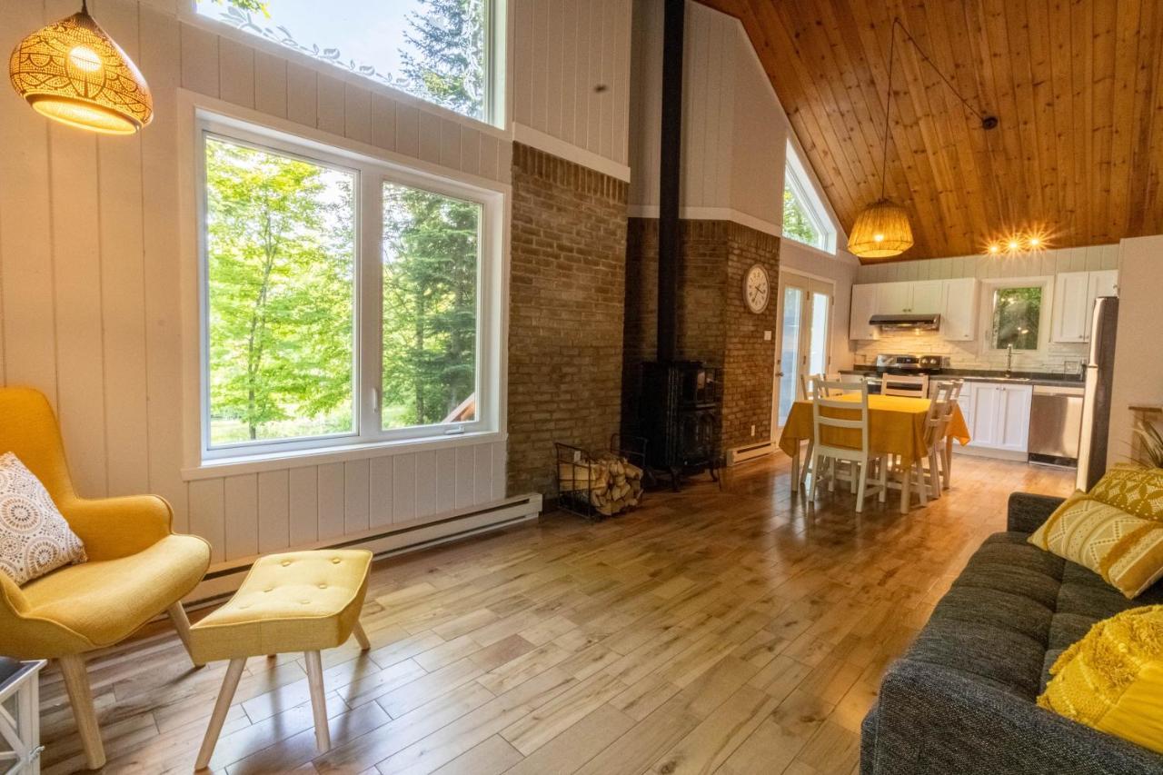 Les Chalets Tourisma - Chalet Dans Les Bois Avec Lac Prive - Le Colibri Saint-Raymond Exteriér fotografie