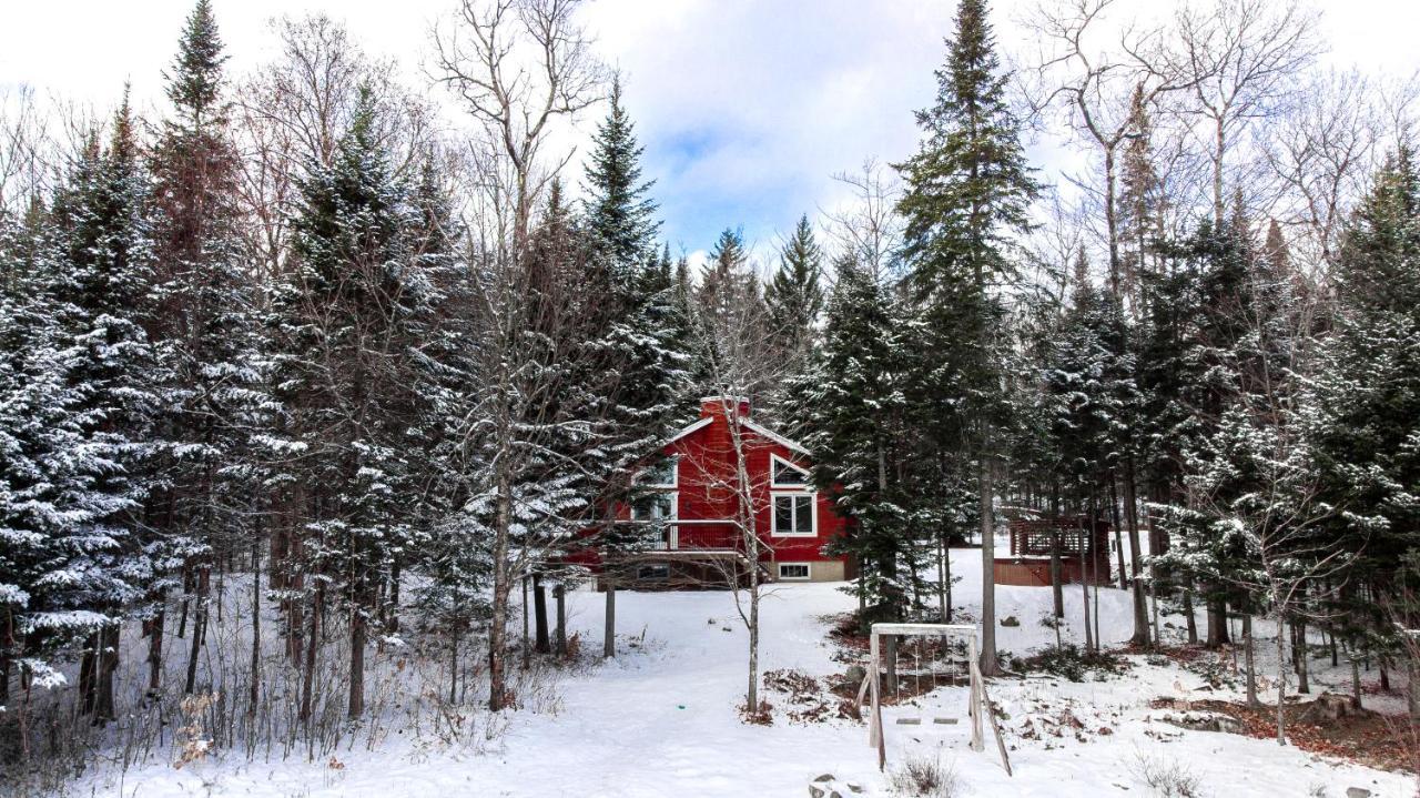 Les Chalets Tourisma - Chalet Dans Les Bois Avec Lac Prive - Le Colibri Saint-Raymond Exteriér fotografie